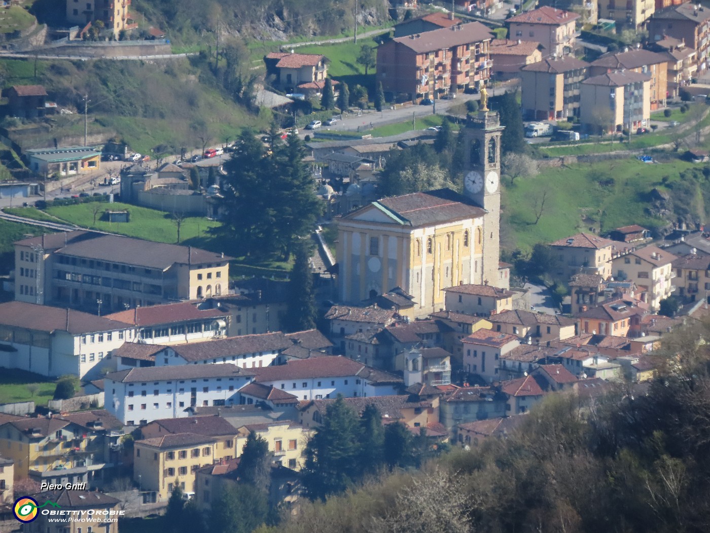 25 Maxi zoom sulla Chiesa di S. Lorenzo di Zogno.JPG